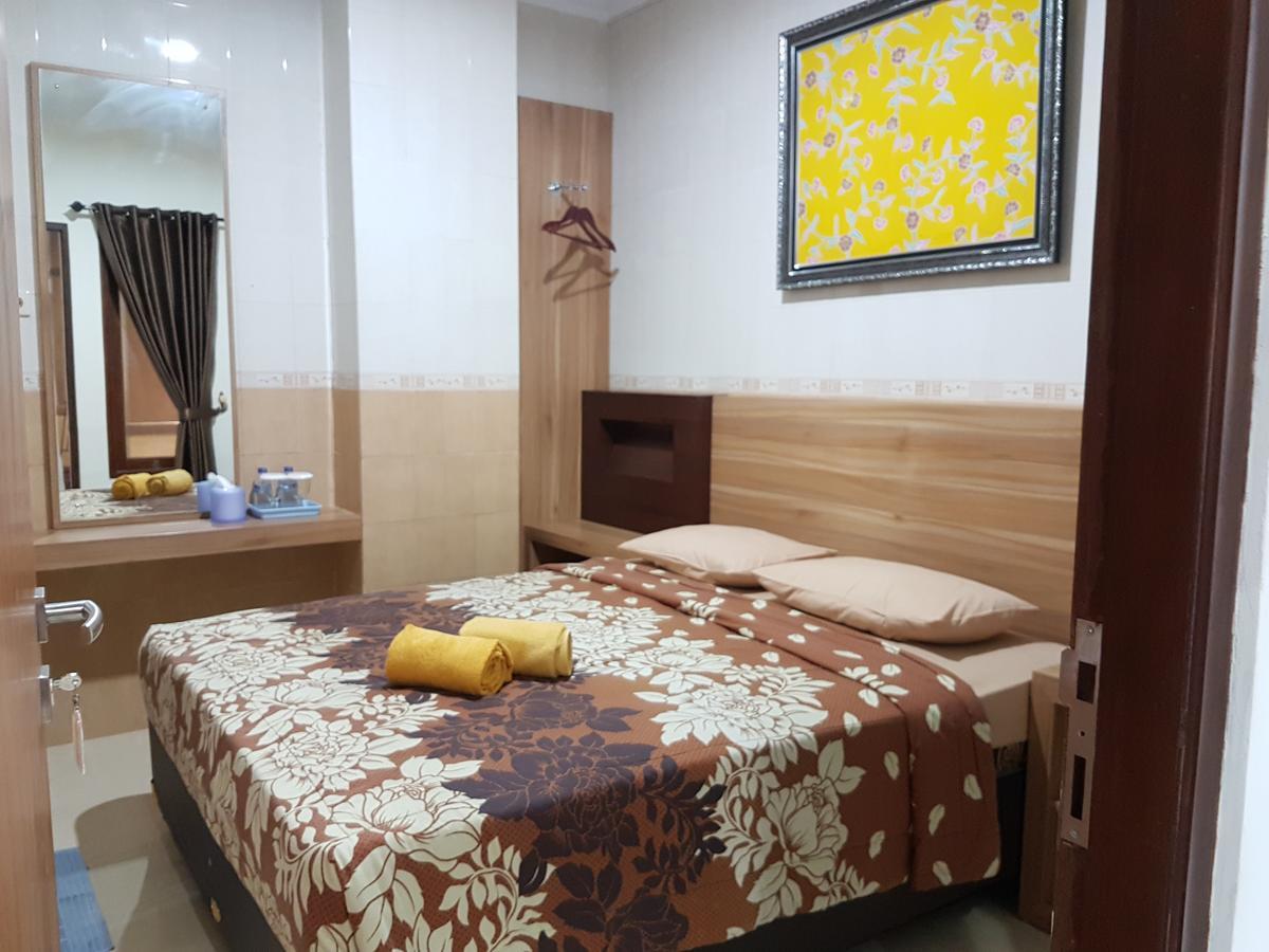 Hotel Kristina Malioboro Джокякарта Екстериор снимка