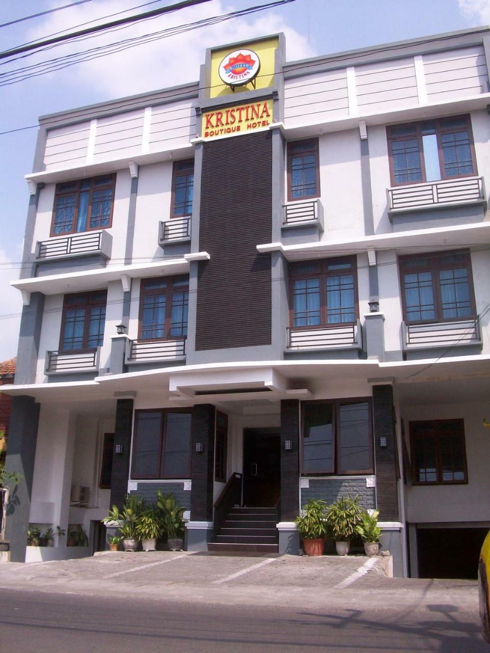 Hotel Kristina Malioboro Джокякарта Екстериор снимка