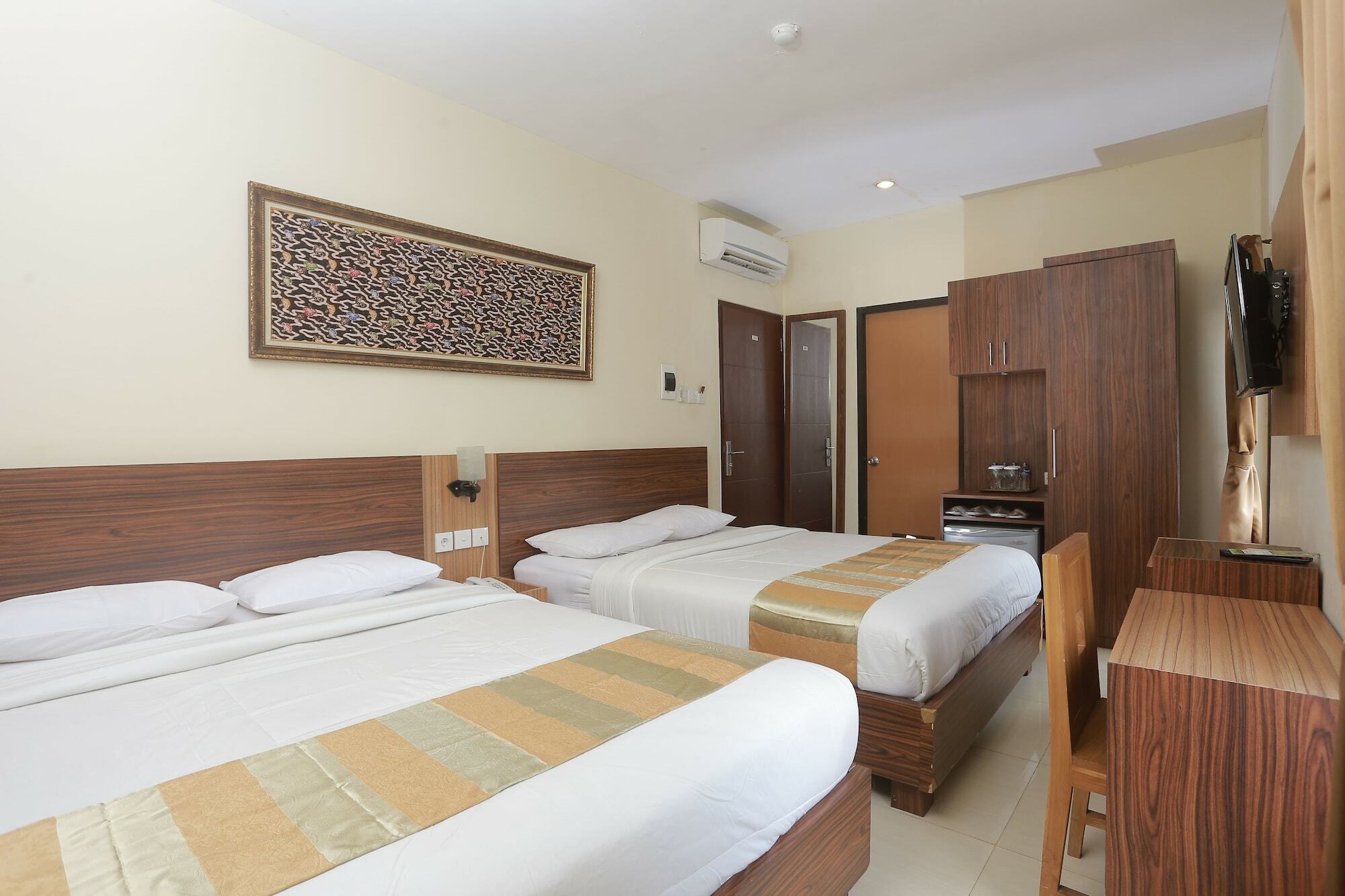Hotel Kristina Malioboro Джокякарта Екстериор снимка